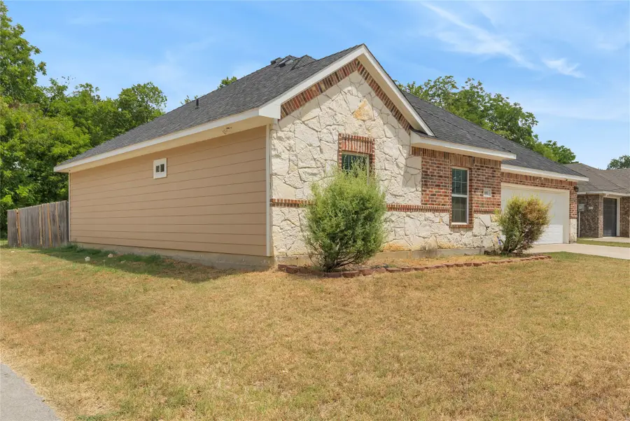 601 E Jefferson Street, Waxahachie, TX 75165 - #2
