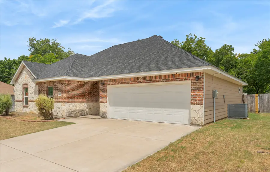 601 E Jefferson Street, Waxahachie, TX 75165 - #3