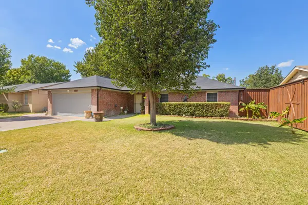 2505 Cloverdale Street, Arlington, TX 76010