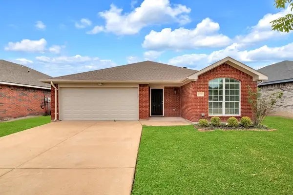 1039 Caliente Drive, Grand Prairie, TX 75051