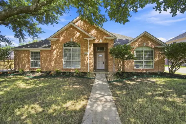 711 Coal Creek Drive, Mansfield, TX 76063