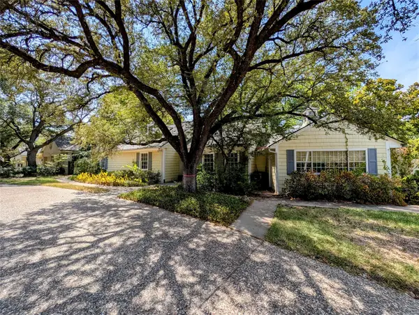 215 N Rivercrest Drive, Fort Worth, TX 76107