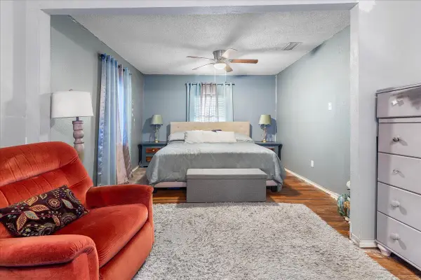 2801 Crystal Drive, Balch Springs, TX 75180