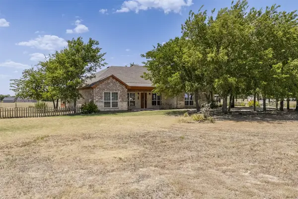 401 Carter Road, Italy, TX 76651