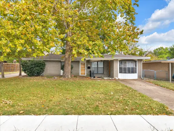 812 W Grubb Drive, Mesquite, TX 75149