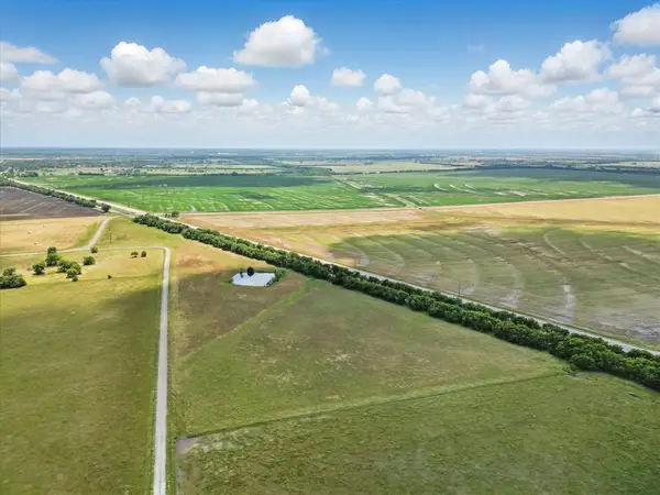 6500 County Road 1050, Celeste, TX 75423