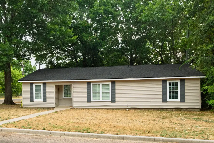 300 Broadway Street, Whitesboro, TX 76273 - #2