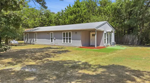45 Country Place Lane, Valley View, TX 76272