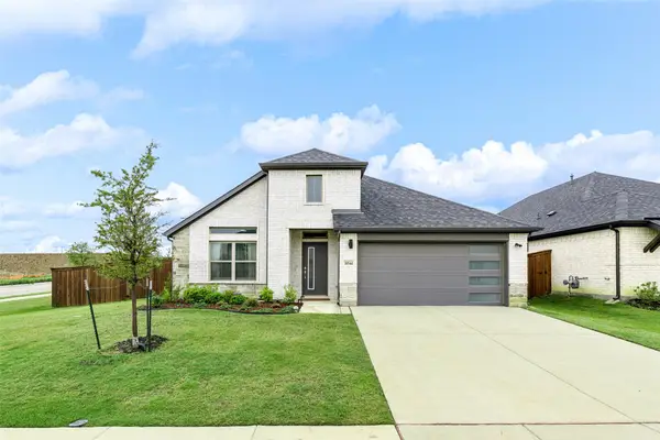 10544 Landry Bluff Lane, Fort Worth, TX 76126