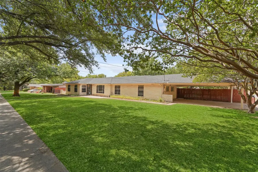 223 N Crest Street, Lancaster, TX 75146 - #3