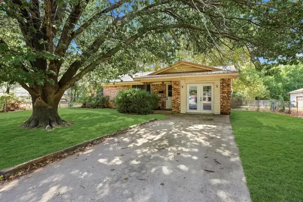 503 N College Street, Whitesboro, TX 76273