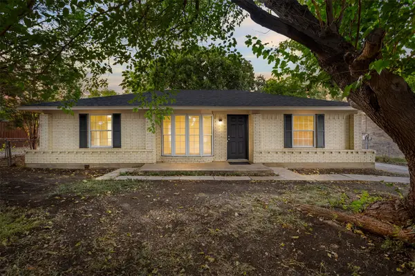 509 E Williamsburg Manor, Arlington, TX 76014
