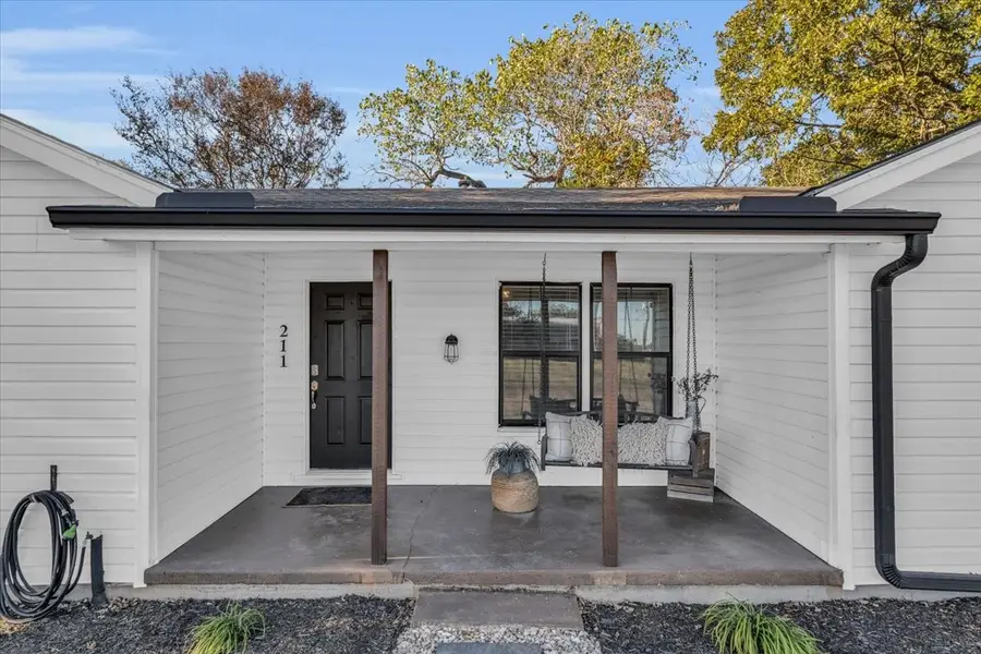 211 W Stegall Drive, Robinson, TX 76706 - #3