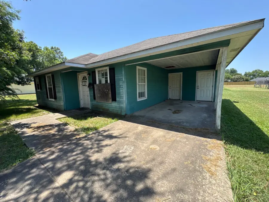 605 Oldham Street, Bonham, TX 75418 - #2