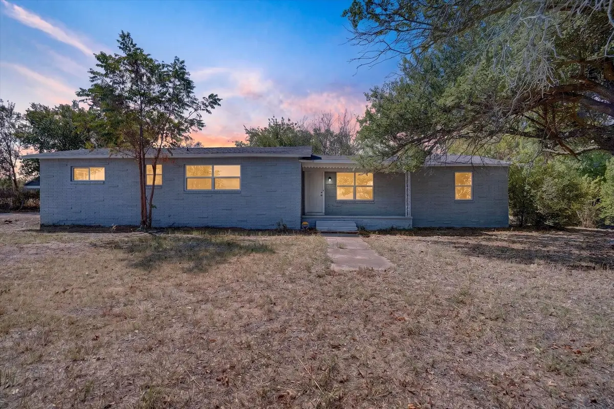 1225 W Belknap Street, Jacksboro, TX 76458 - #1