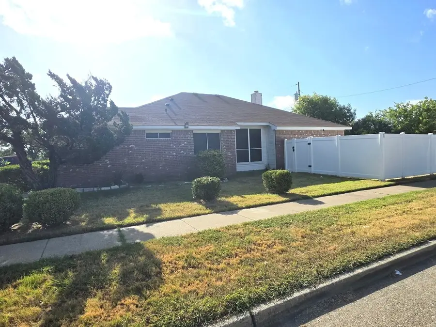 801 Ragland, Cedar Hill, TX 75104 - #2