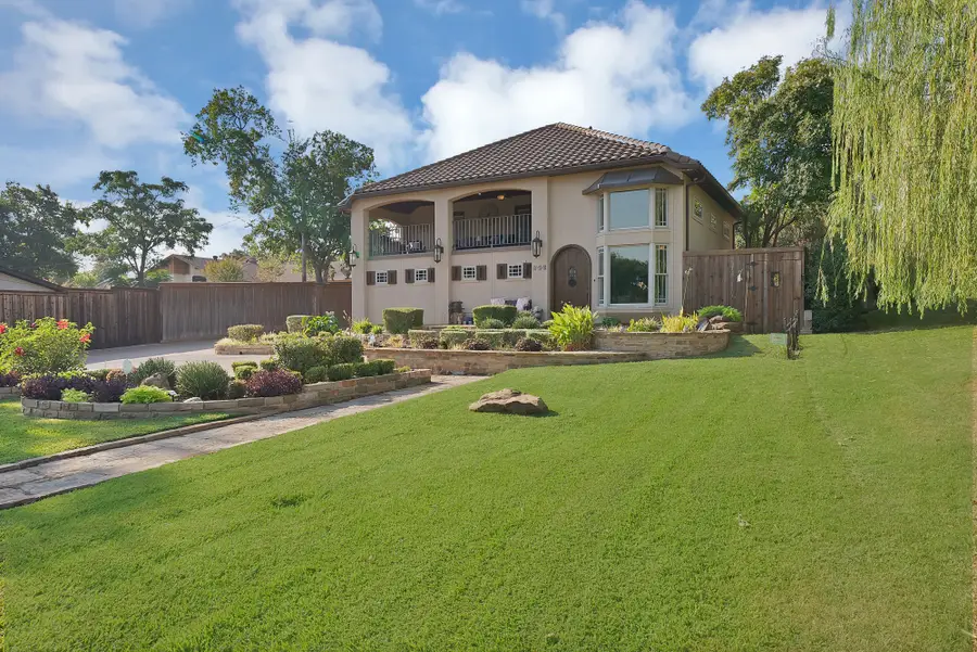 306 E Rochelle Boulevard, Irving, TX 75062 - #2