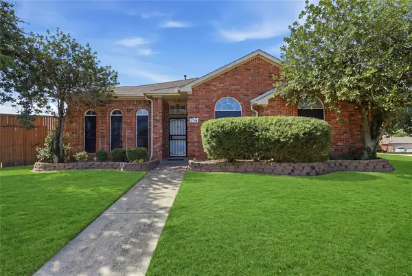 2704 Oak Creek, Mesquite, TX 75181