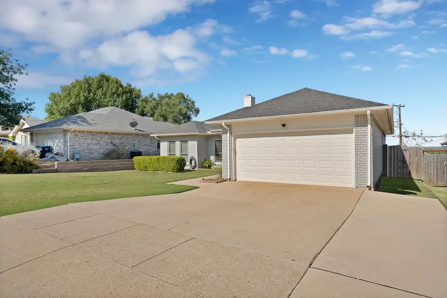 4925 Saint Thomas Place, Fort Worth, TX 76135 - #3