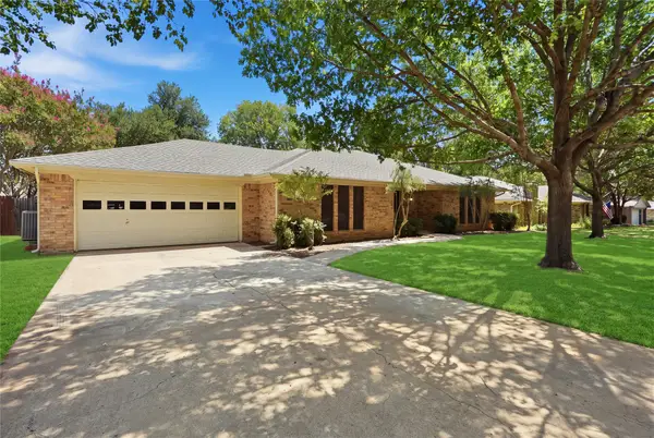 314 Brookside Drive, Grapevine, TX 76051
