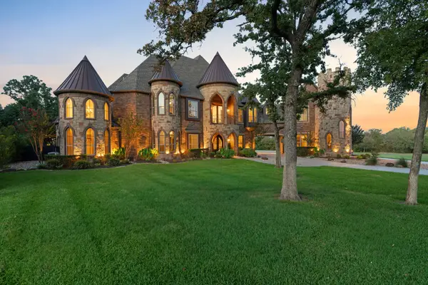 664 Manor Drive, Argyle, TX 76226