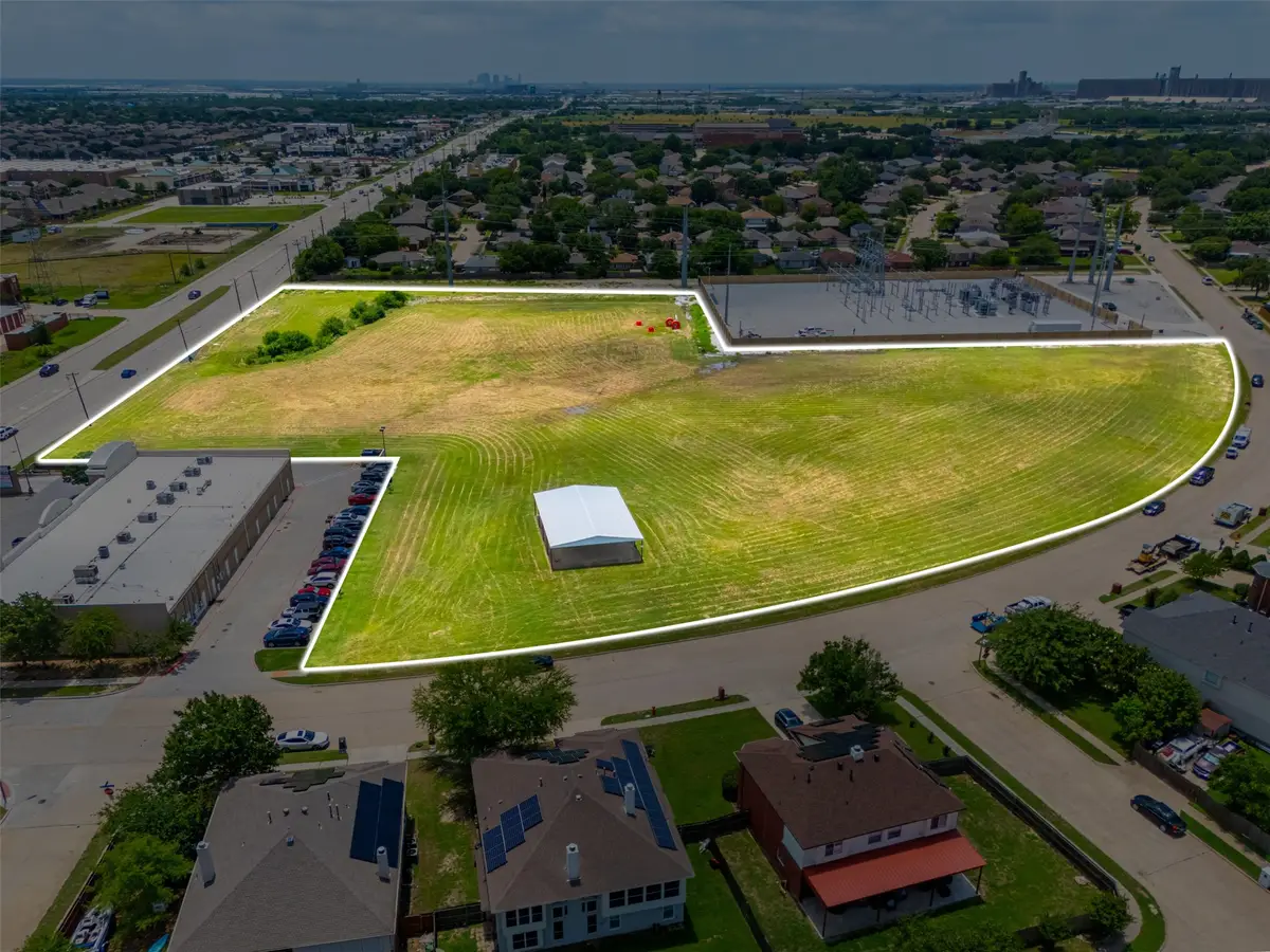 1051 Grand Central Parkway, Saginaw, TX 76131 - #1