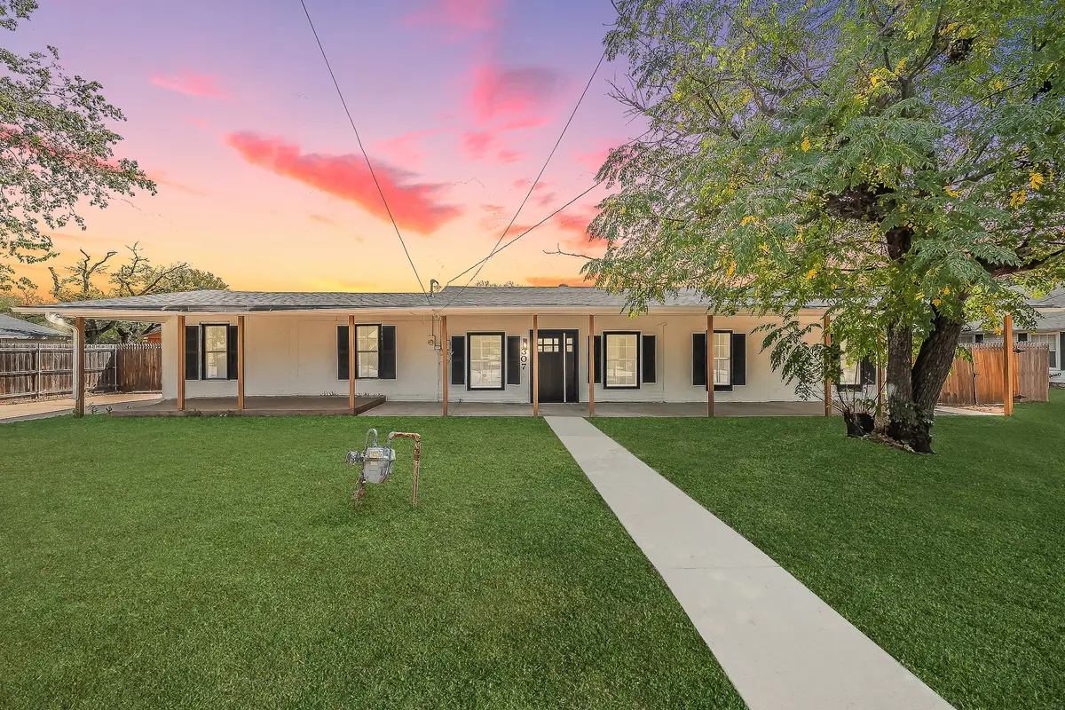 307 Ross Avenue, Glen Rose, TX 76043 - #1