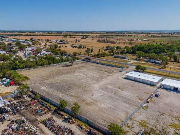 3026 S Highway 77, Waxahachie, TX 75165