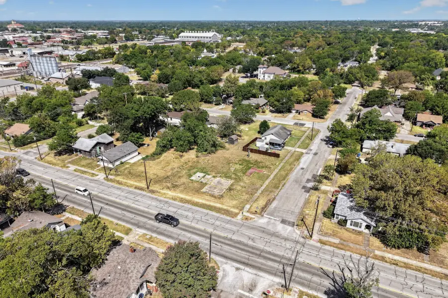 814 & 816 Martin Luther King Boulevard, Corsicana, TX 75110 - #3