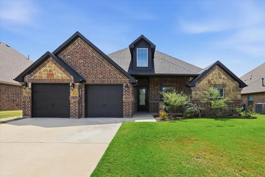 715 La Paloma Road, Sanger, TX 76266 - #2