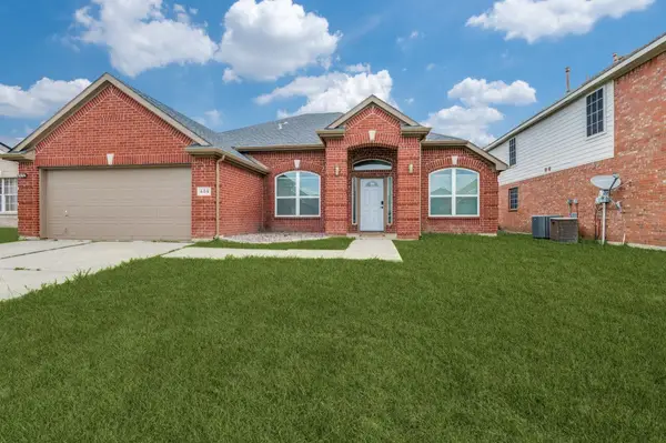 409 Creek Point Lane, Arlington, TX 76002