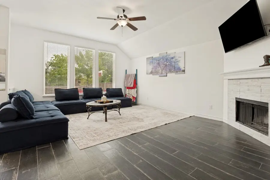 409 Creek Point Lane, Arlington, TX 76002 - #2