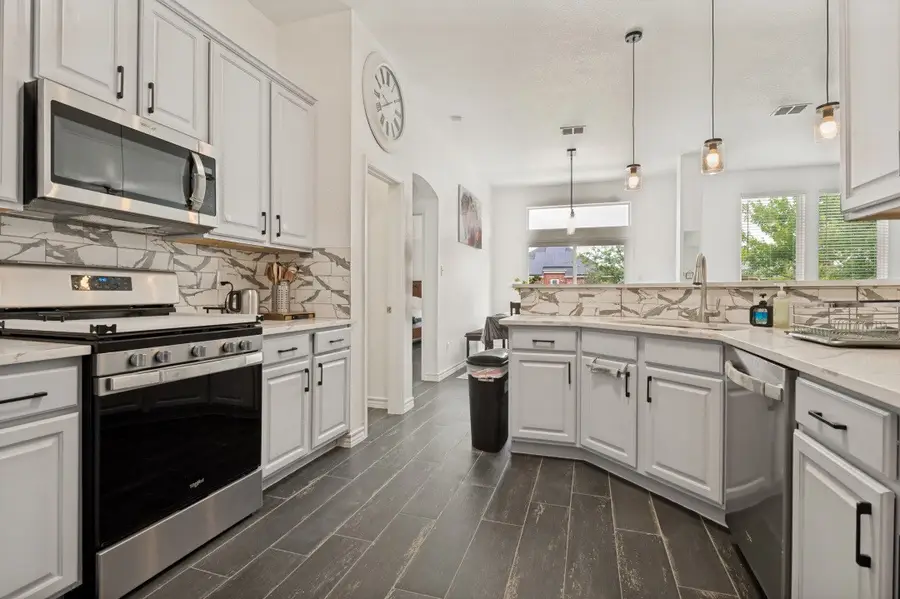 409 Creek Point Lane, Arlington, TX 76002 - #3