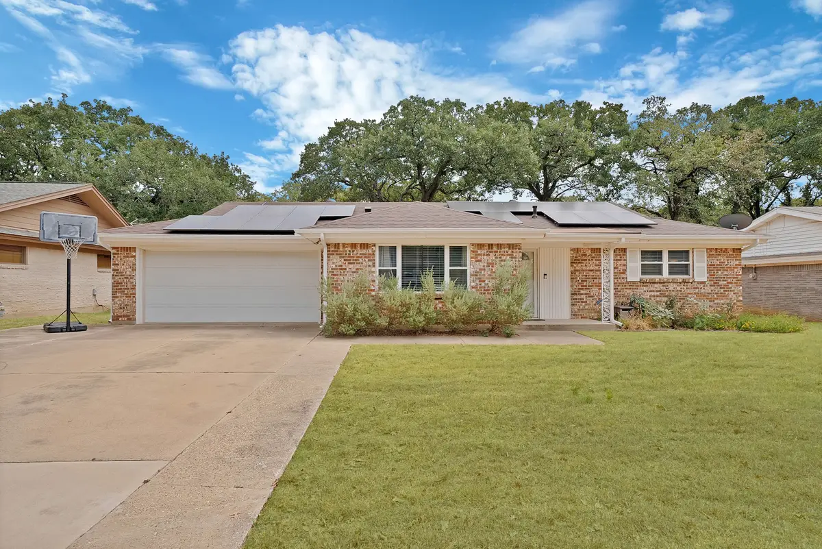 905 Oakwood Drive, Euless, TX 76040 - #1