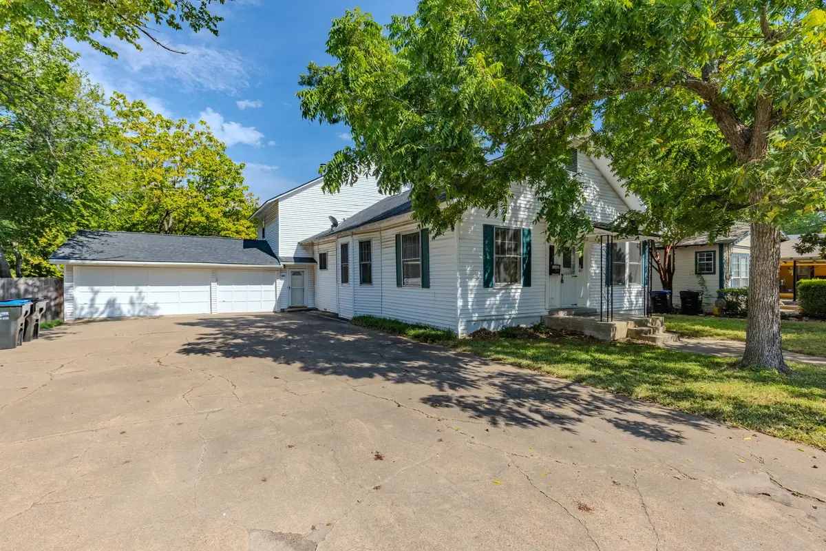 3821 Pine Street, Greenville, TX 75401 - #1