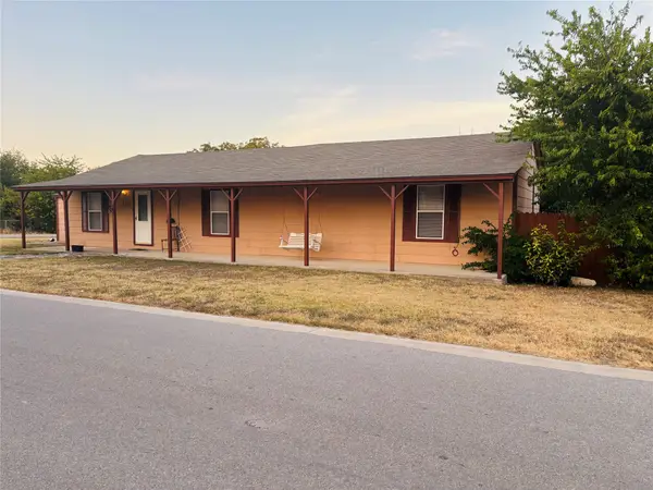 110 N Love Avenue, Florence, TX 76527