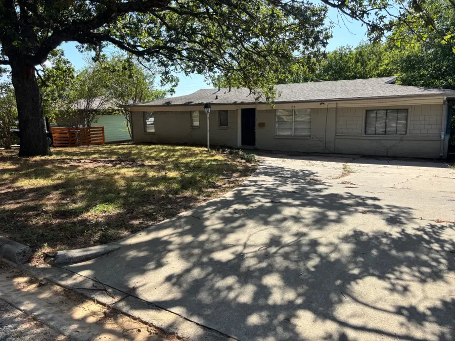 105 S Hickory Avenue, Denison, TX 75020 - #2