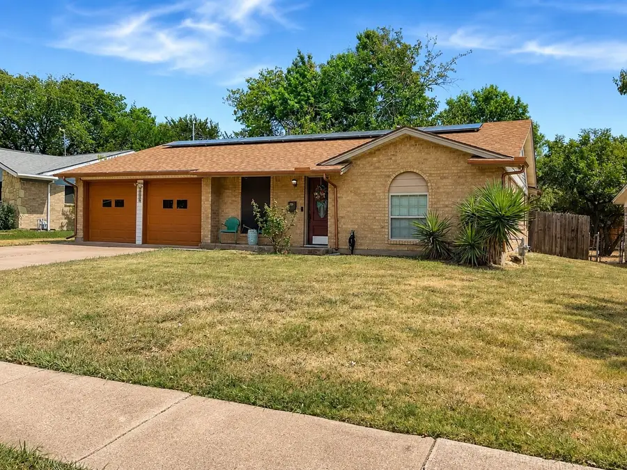3122 Lark Lane, Irving, TX 75062 - #2