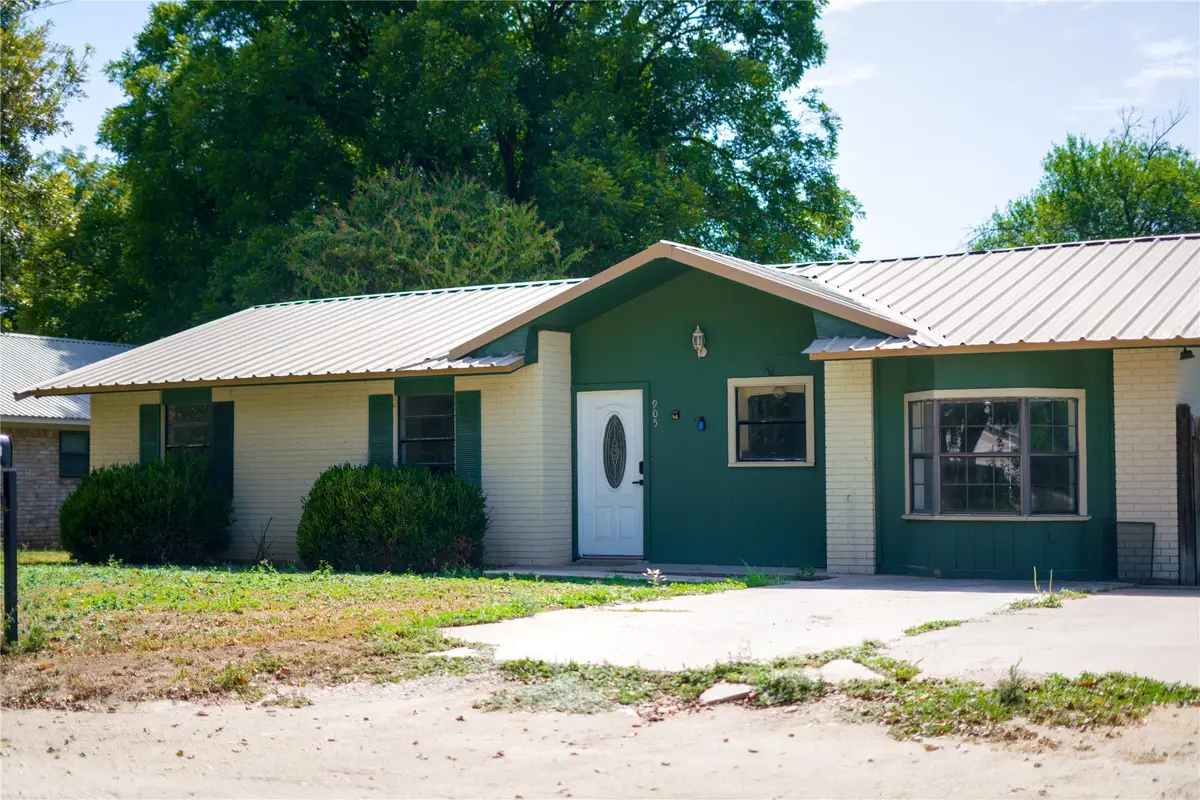 905 N 9th Street, San Saba, TX 76877 - #1