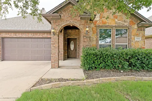 308 Pecos Drive, Burleson, TX 76028