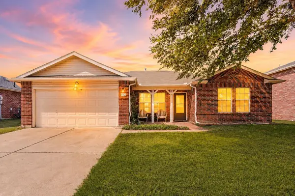 632 Partridge Drive, Saginaw, TX 76131