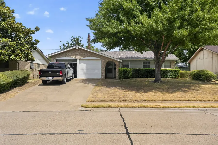 2125 Meadow Glen, Irving, TX 75060 - #2