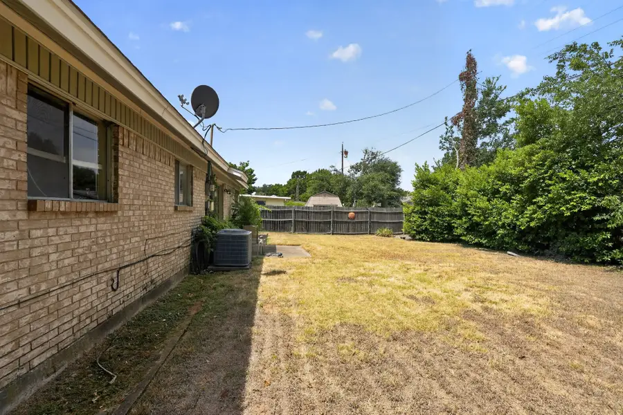 2125 Meadow Glen, Irving, TX 75060 - #3
