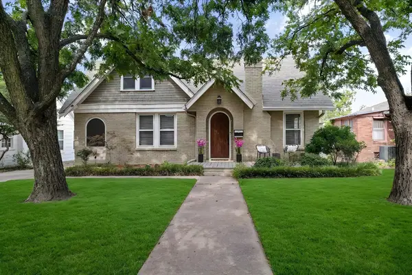 2620 S Adams Street, Fort Worth, TX 76110