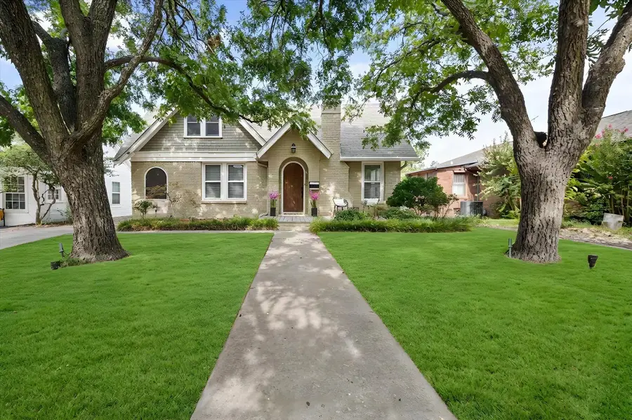 2620 S Adams Street, Fort Worth, TX 76110 - #2