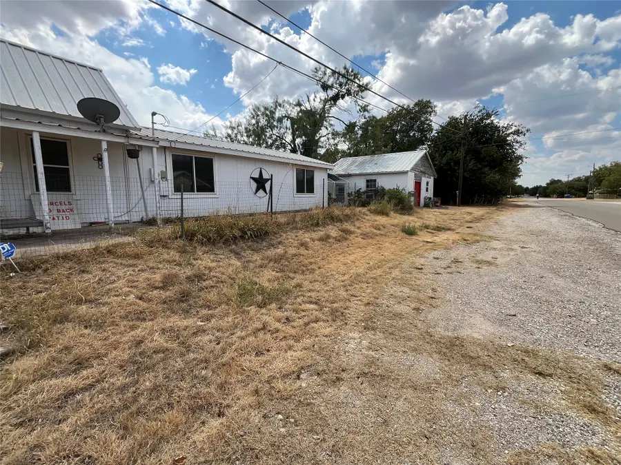 541 E 3rd Street, Baird, TX 79504 - #2