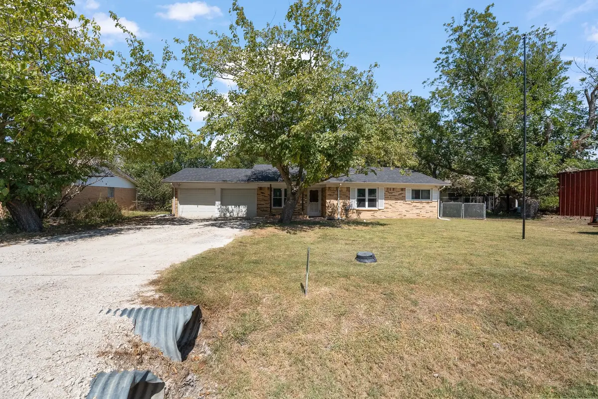 502 N King Street, Itasca, TX 76055 - #1