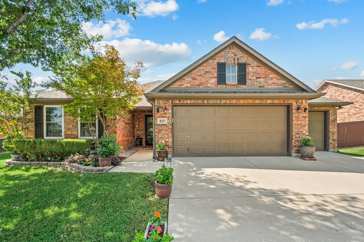 829 Sequoia Way, Saginaw, TX 76131 - #1