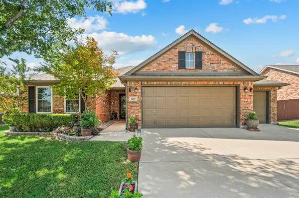 829 Sequoia Way, Saginaw, TX 76131