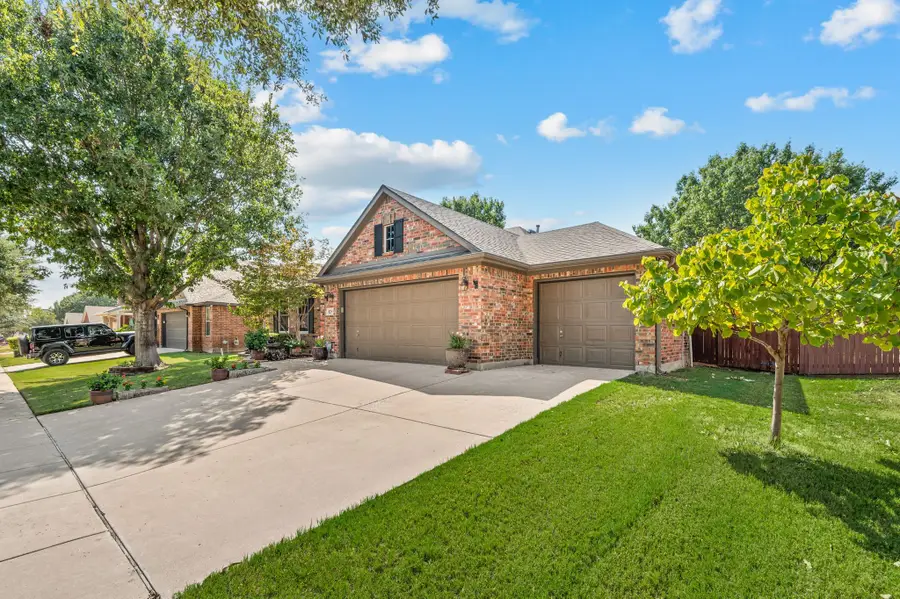 829 Sequoia Way, Saginaw, TX 76131 - #2
